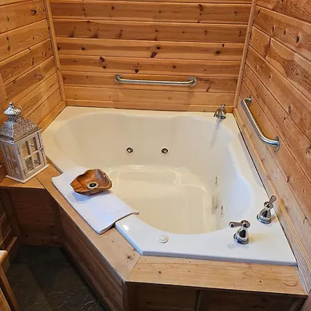 2 Min To Beaver Lakeking Bedfirepitjetted Tub Eureka Springs Exterior photo