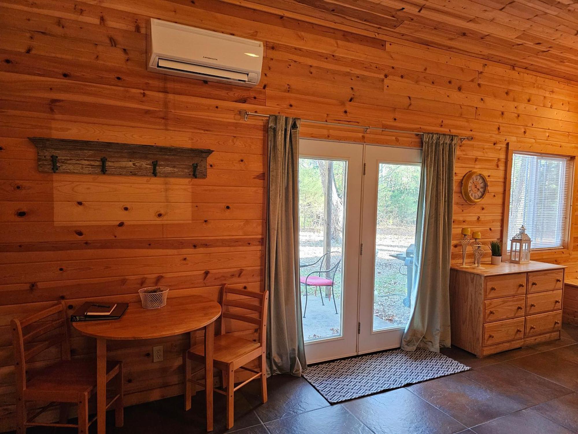 Apartment 2 Min To Beaver Lakeking Bedfirepitjetted Tub *